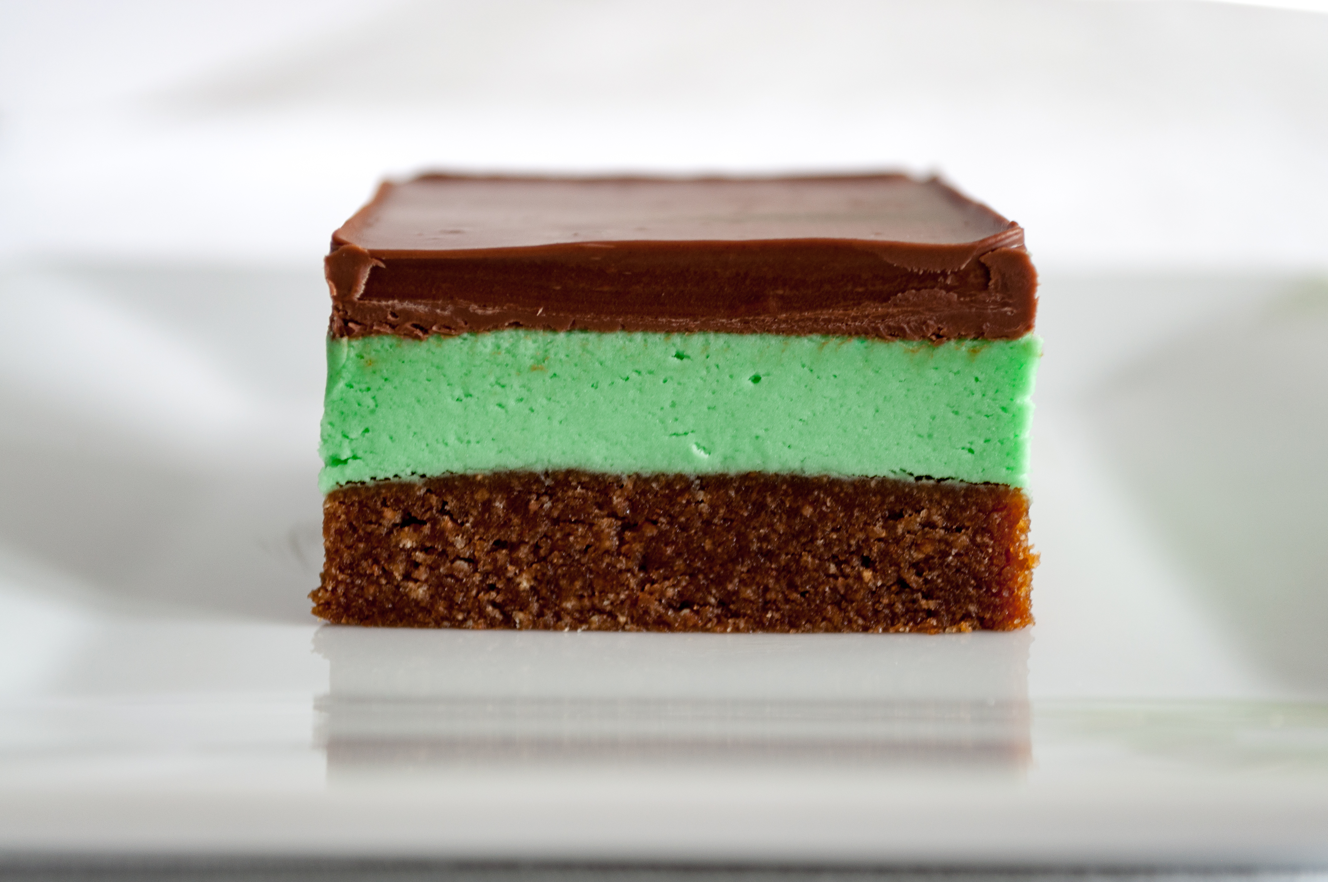 No-Bake Chocolate Mint Slice